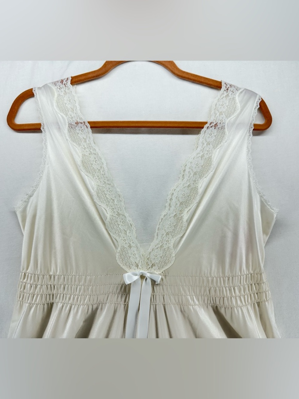 Vintage Miss Elaine Cream Nightgown Full Length Size S Lace Trim Wedding Classic - Picture 8 of 11
